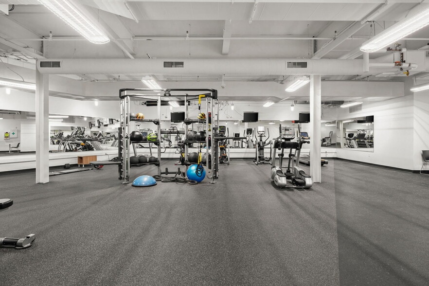 More Photos Of 1 Qbe Way, Sun Prairie Office For Lease