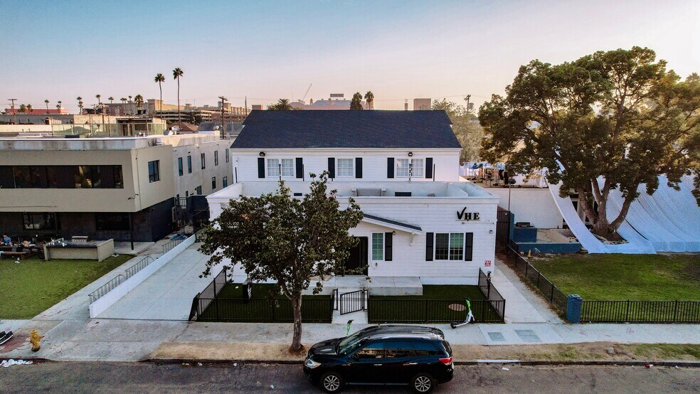 More Photos Of 668 W 28th St, Los Angeles Apartments For Sale