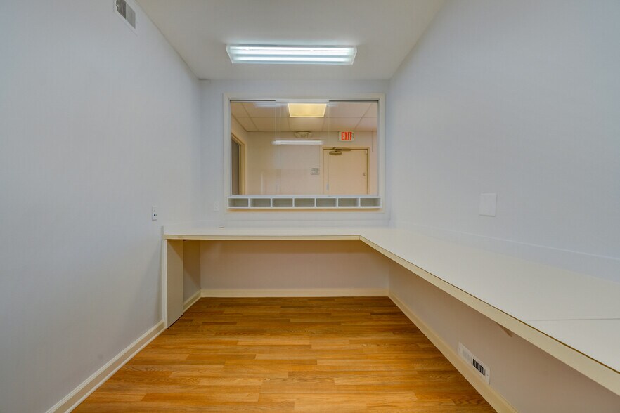 More Photos Of 4410 74th Ave, Hyattsville Medical For Lease