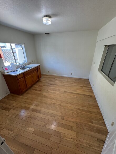 More Photos Of 757 E San Bernardino Rd, Covina Land For Lease
