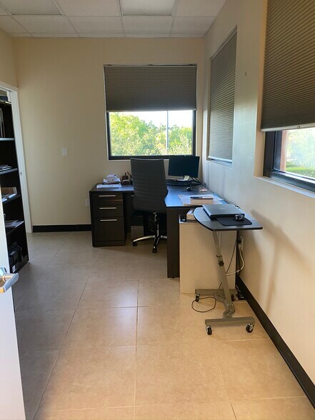 More Photos Of 925 NE 30th Ter, Homestead Medical For Lease