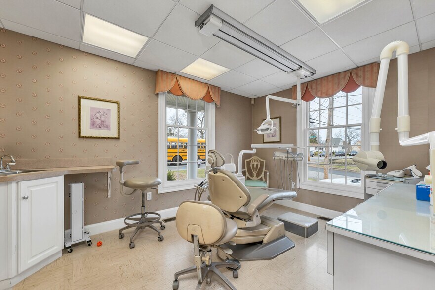 More Photos Of 205 Chelmsford St, Chelmsford Office Residential For Sale