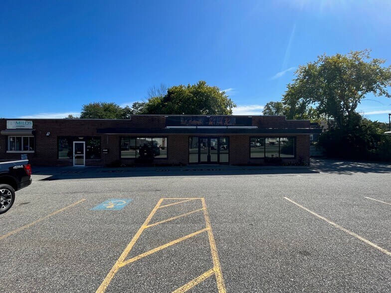 More Photos Of 565 Chickering Rd, North Andover Storefront For Sale