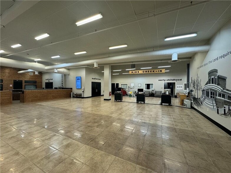 More Photos Of 1705 S Walton Blvd, Bentonville Office For Sale