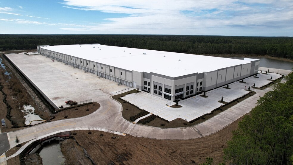 More Photos Of 5550 POW-MIA Memorial Pky, Jacksonville Distribution For Lease