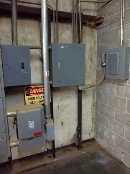 More Photos Of 1250 Tank Street, Neodesha Industrial For Sale