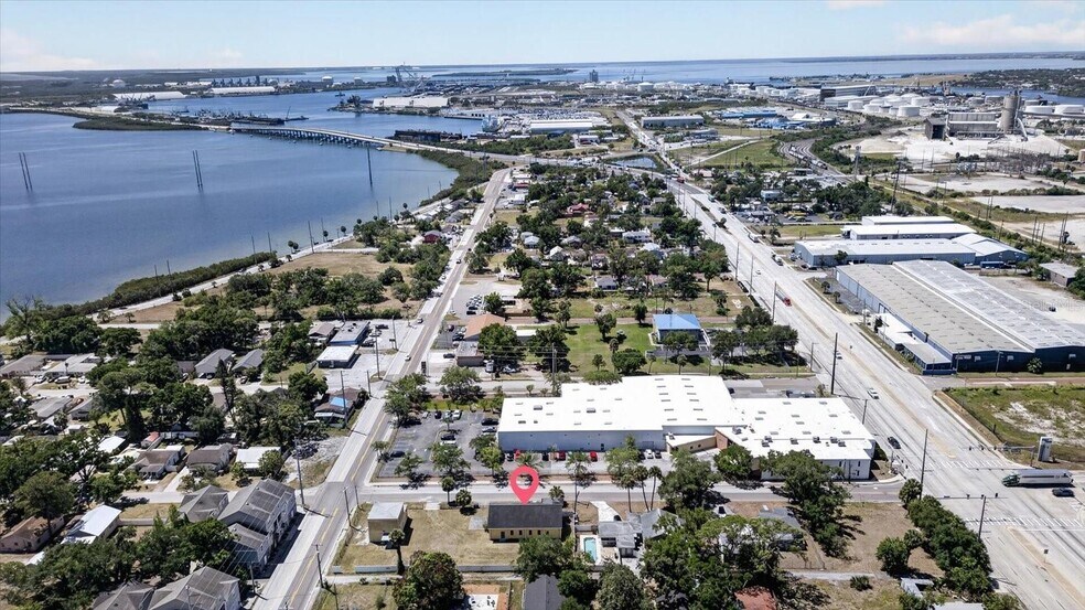 More Photos Of 2018 Grant St, Tampa Unknown For Lease