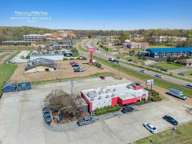 More Photos Of 24 Sgt Prentiss Dr, Natchez Fast Food For Sale