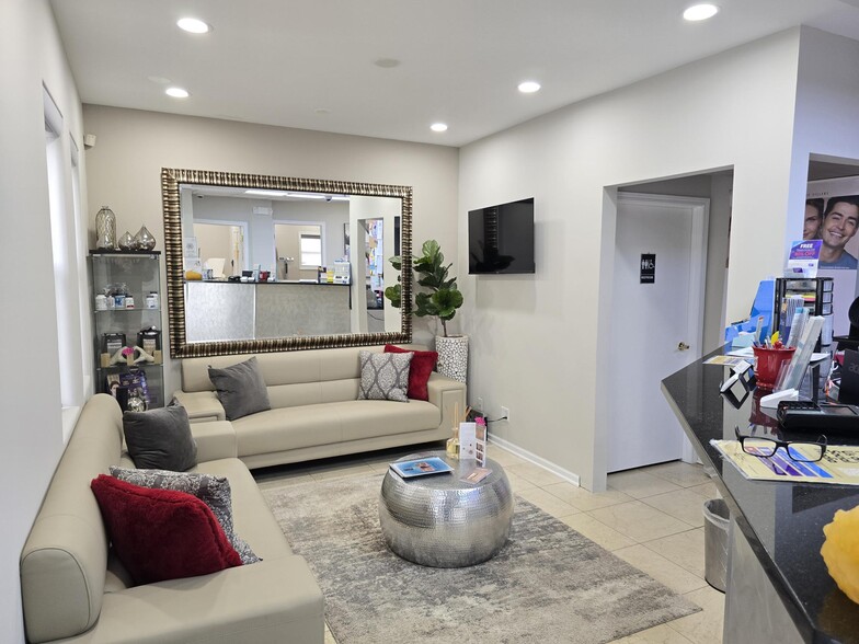 More Photos Of 9629 S Southwest Hwy, Oak Lawn Medical For Sale