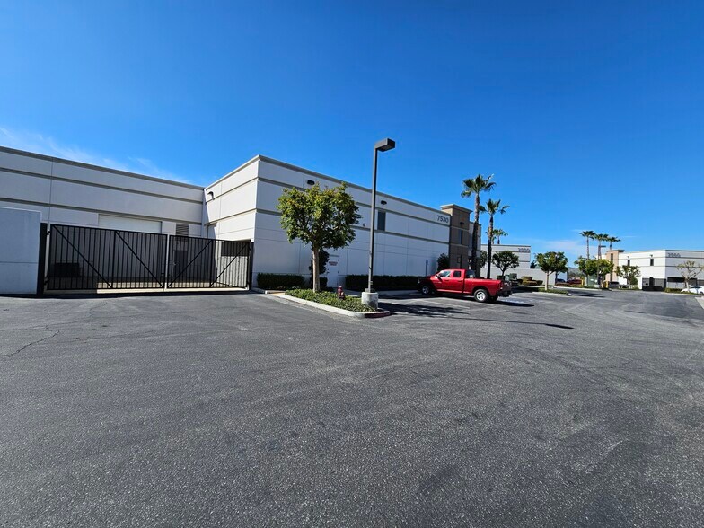 More Photos Of 7530 Jurupa Ave, Riverside Warehouse For Lease