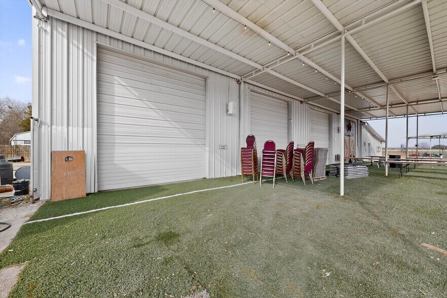 More Photos Of 700 E Main St, Richland Warehouse For Sale