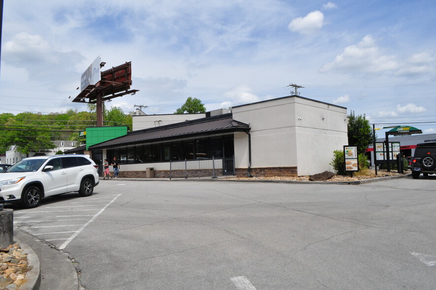 More Photos Of 10244 Kingston Pike, Knoxville Restaurant For Sale