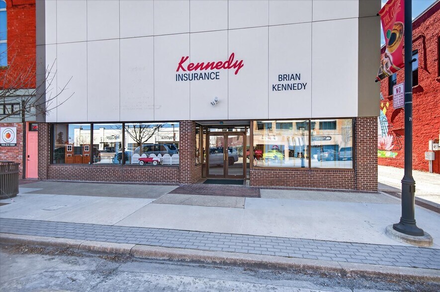 Primary Photo Of 111 SE Frank Phillips Blvd, Bartlesville Office For Sale