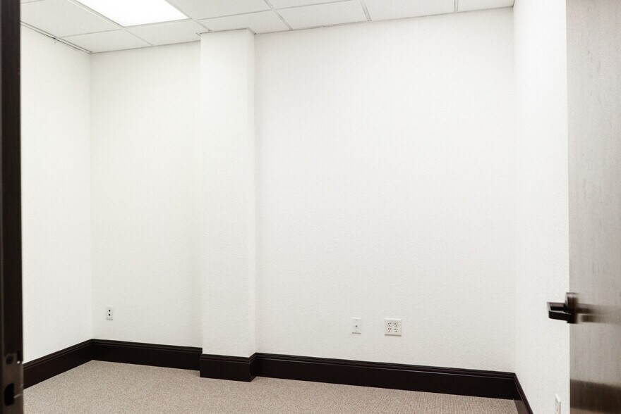 More Photos Of 131 E New York Ave, Deland Medical For Lease