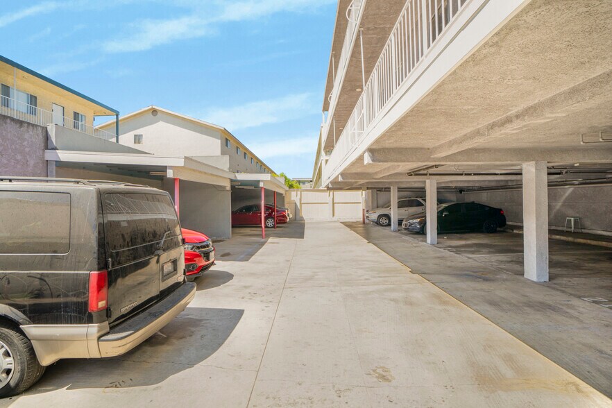 More Photos Of 14037 Cerise Ave, Hawthorne Apartments For Sale