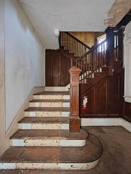 More Photos Of 2020 N Main St, Jacksonville Specialty For Sale