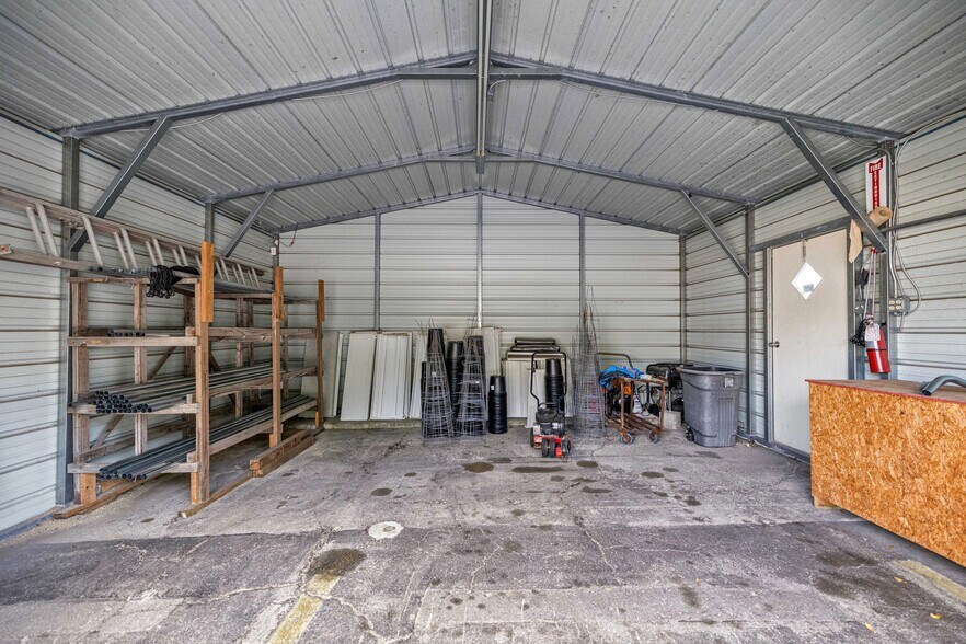 More Photos Of 2926 NE Jacksonville Rd, Ocala Freestanding For Sale
