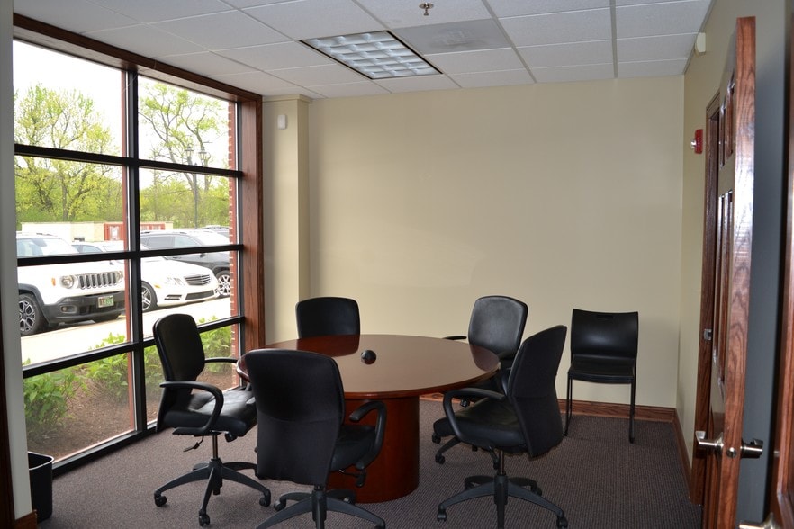 More Photos Of 792-806 W Bartlett Rd, Bartlett Loft Creative Space For Sale