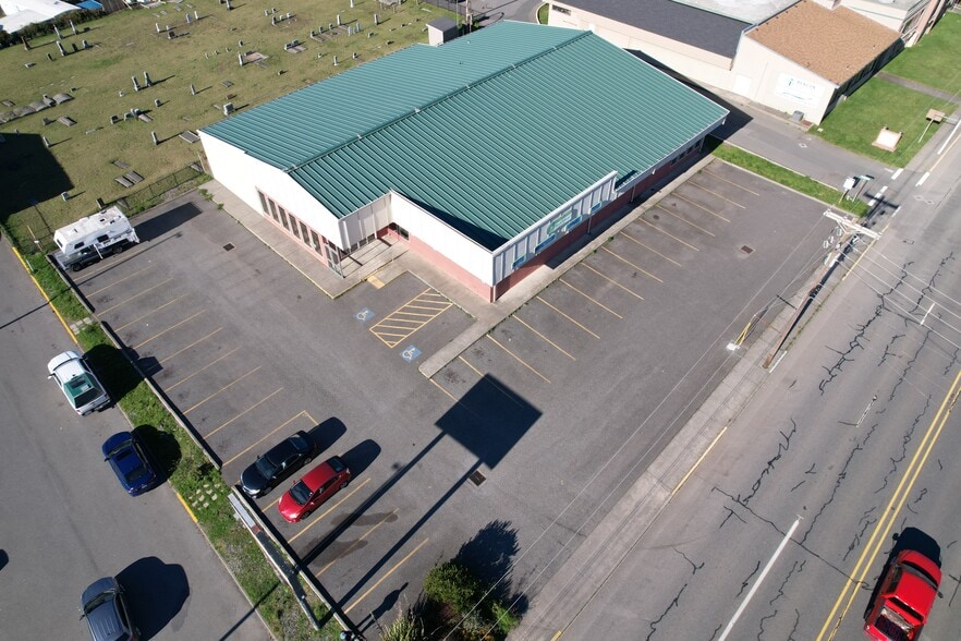 More Photos Of 29670 Ellensburg Ave, Gold Beach Storefront For Sale