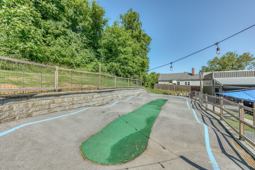 More Photos Of 640 E Maple St, Johnson City Bar For Sale