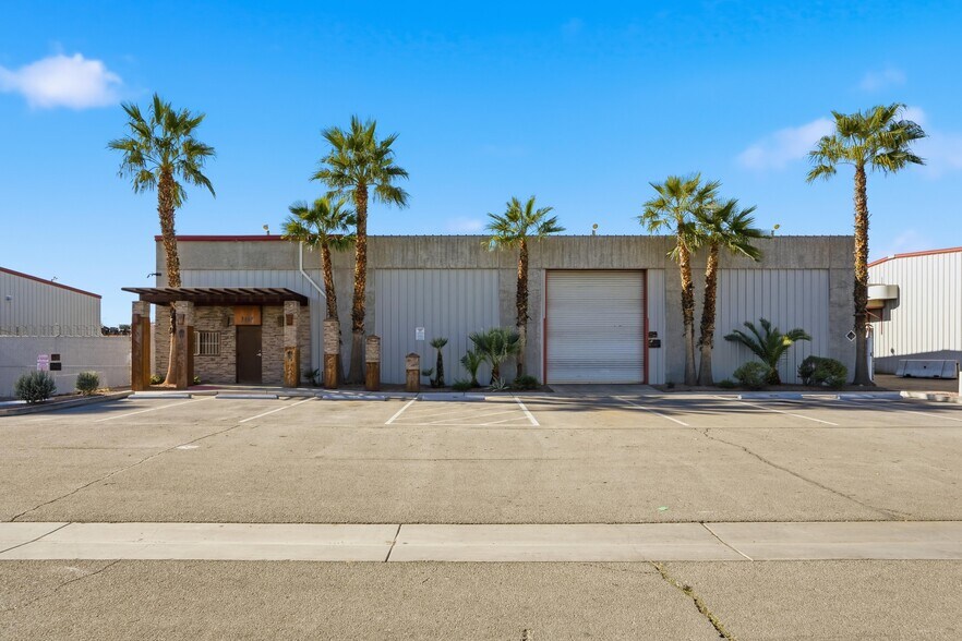 More Photos Of 3845 Rockbottom St, North Las Vegas Light Manufacturing For Lease