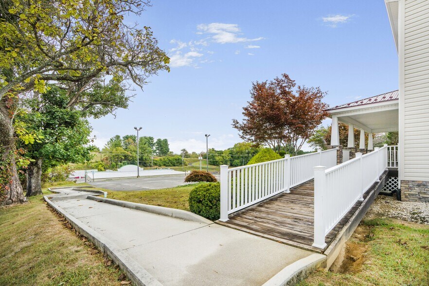 More Photos Of 6245 University Park Dr, Radford Office Residential For Sale