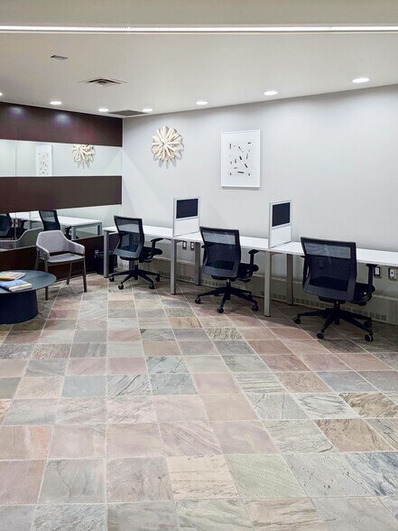 More Photos Of 111 2 Ave S, Saskatoon Coworking Space