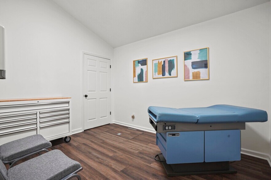 More Photos Of 3131 Custer Dr, Lexington Loft Creative Space For Sale