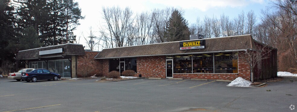 More Photos Of 836 Troy Schenectady Rd, Latham Freestanding For Lease