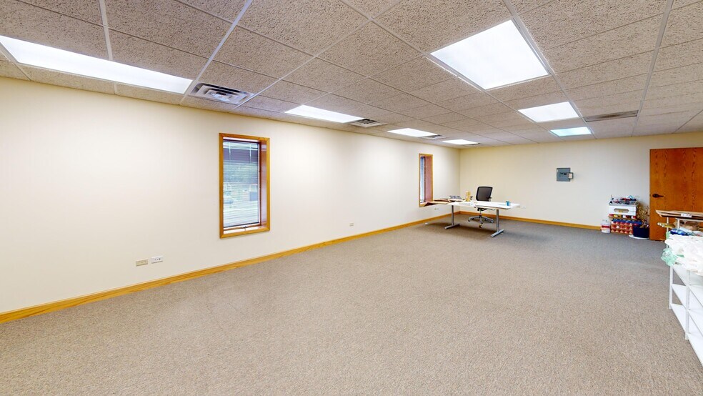 More Photos Of 236 W Northwest Hwy, Barrington Storefront Retail Office For Sale