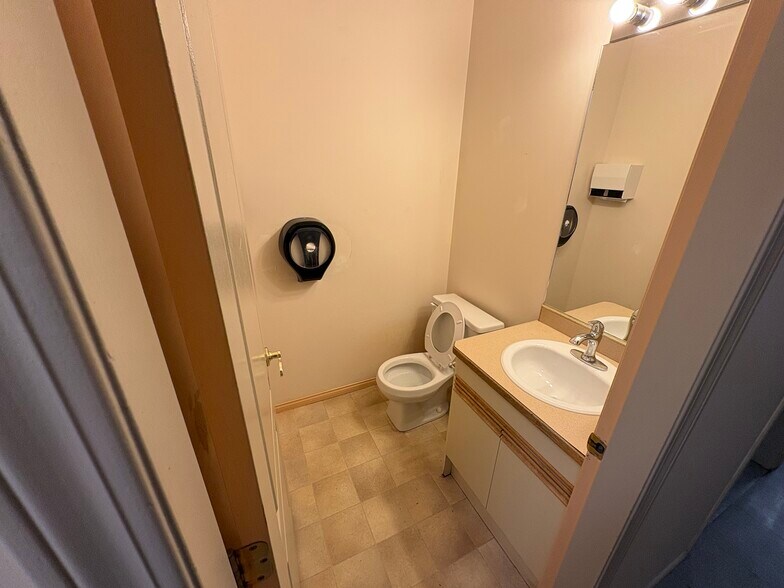 More Photos Of 22722 Lougheed Hwy, Maple Ridge Office Residential For Sale