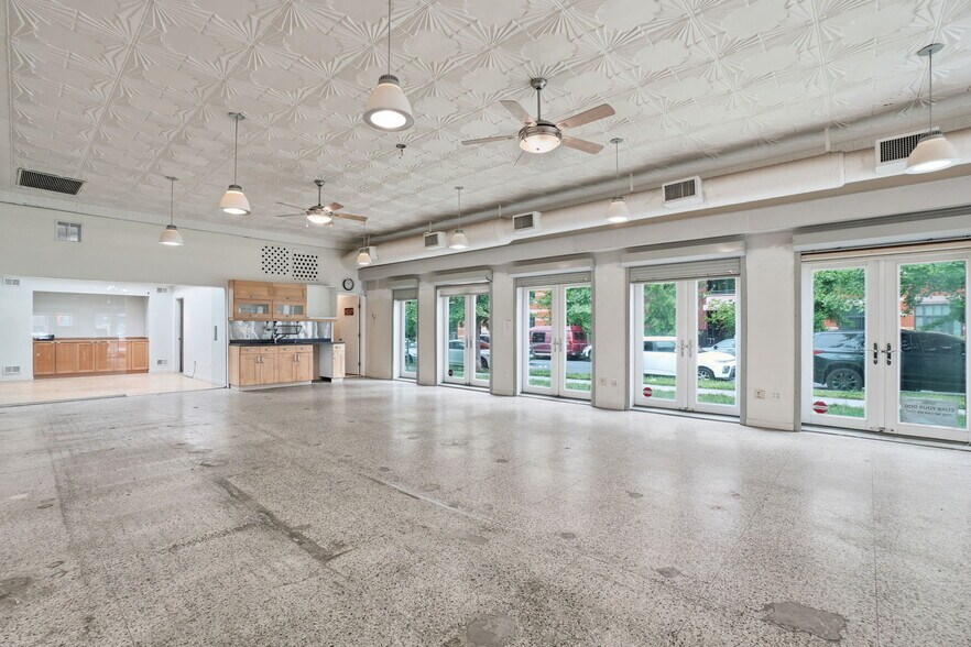 More Photos Of 901 2nd St NE, Washington Office For Sale