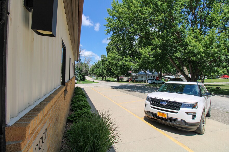 More Photos Of 100 E 3rd St, Galva Office For Sale