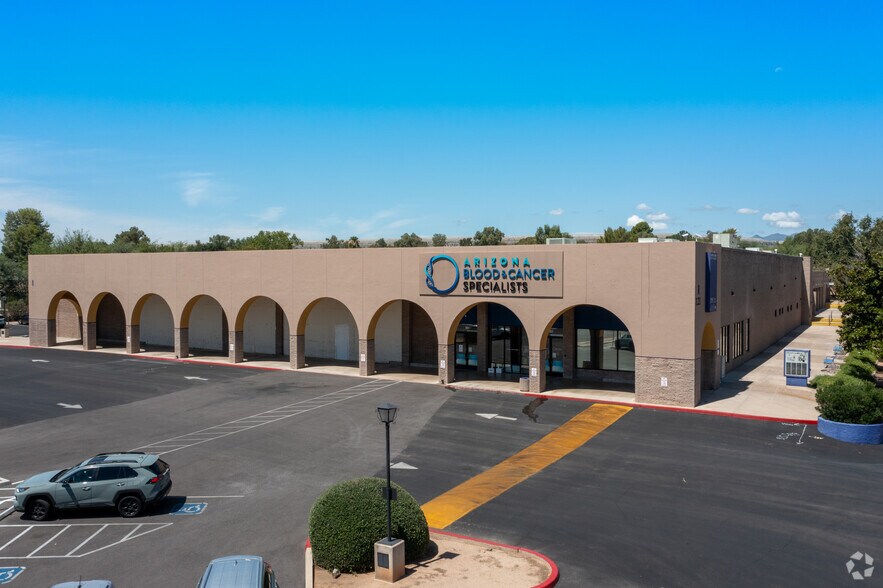 More Photos Of 101-126 S La Canada Dr, Green Valley Unknown For Lease