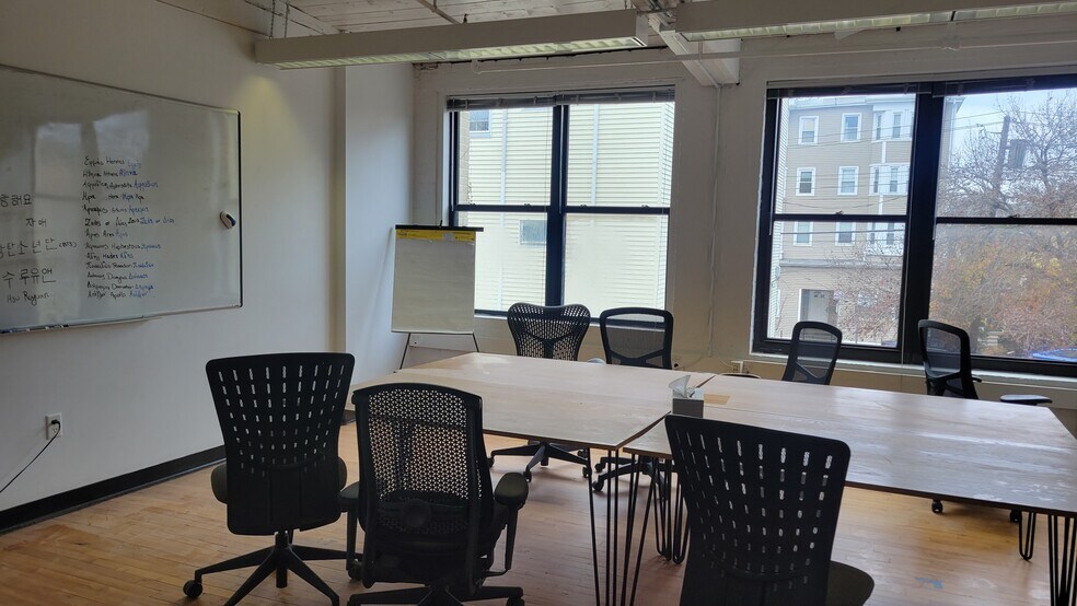 More Photos Of 90 Hamilton St, Cambridge Office For Sale