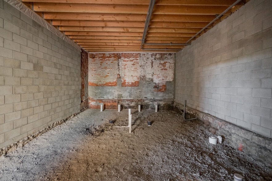 More Photos Of 277 Dubois St, Detroit General Retail For Lease