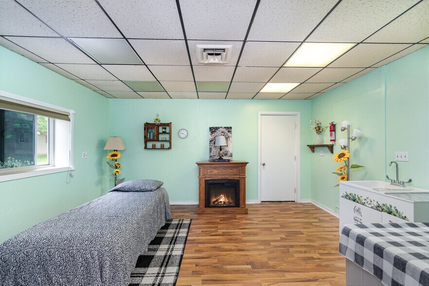 More Photos Of 725 E Center St, Ithaca Showroom For Sale