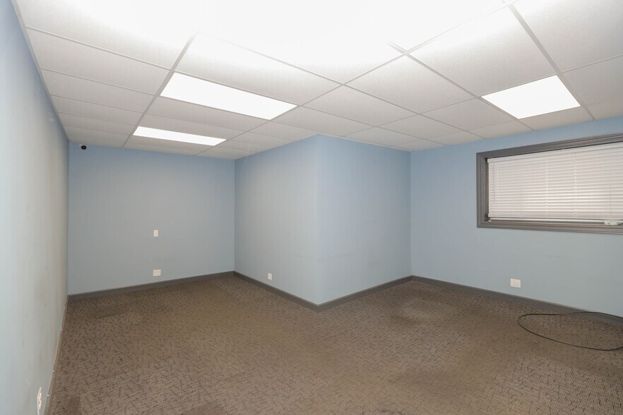 More Photos Of 4950 W Pershing Rd, Cicero Warehouse For Lease