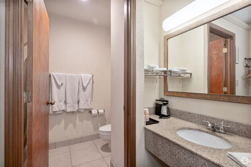 More Photos Of 5345 Broadmoor Cir NW, Canton Hotel For Sale