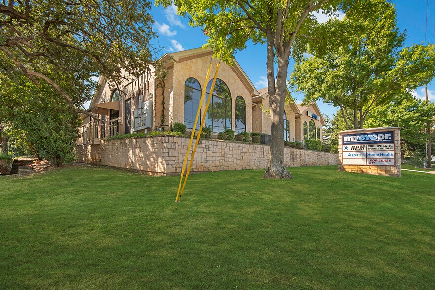 More Photos Of 1834-1836 Keller Pky, Keller Loft Creative Space For Lease