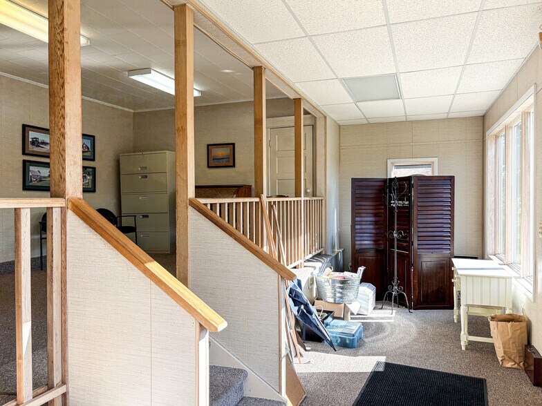 More Photos Of 417 Albany Ave, Kingston Office For Sale