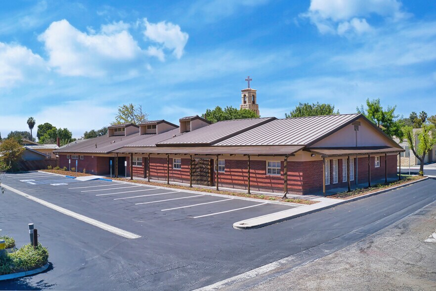 More Photos Of 213 Center St, Hanford Office For Sale