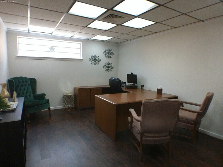 More Photos Of 603 N 8th St, Killeen Office For Sale