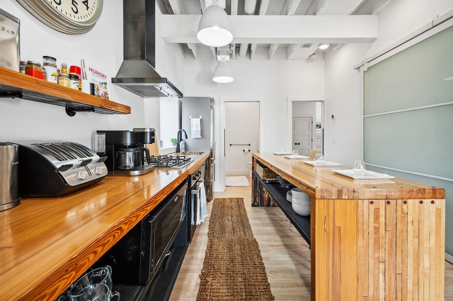 More Photos Of 13662 Red Arrow Hwy, Harbert Hotel For Sale