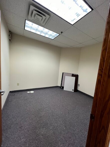More Photos Of 13786 Frontier Ct, Burnsville Office For Sale