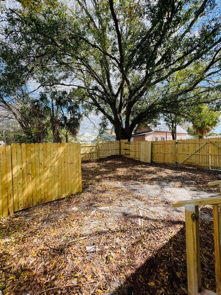 More Photos Of 2507 N Armenia Ave, Tampa Office Residential For Lease