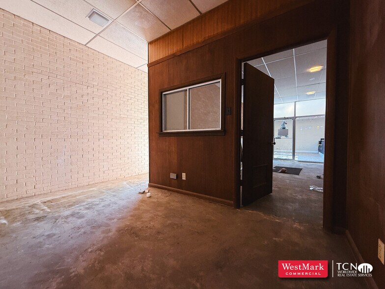 More Photos Of 2310 Ave. Q, Lubbock Office For Lease