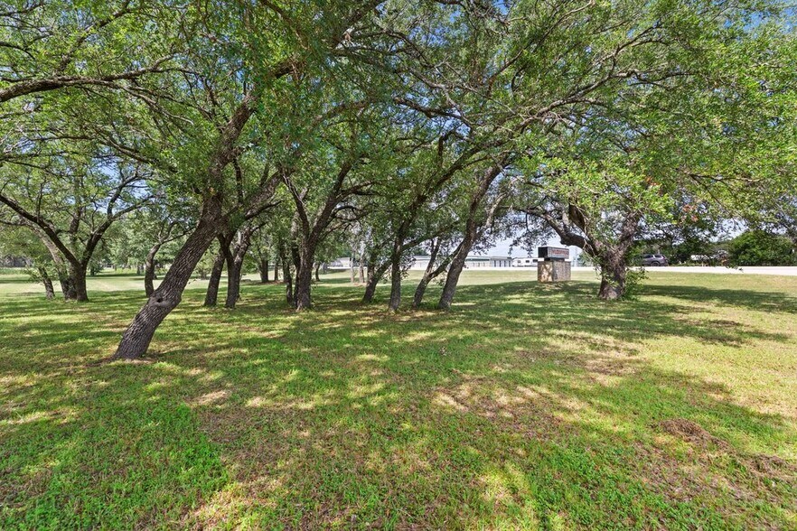 More Photos Of 101 John Kelly St, Burnet Industrial For Sale