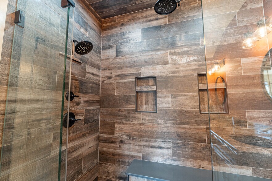 More Photos Of 110 Wauregan Rd, Canterbury Flex For Sale