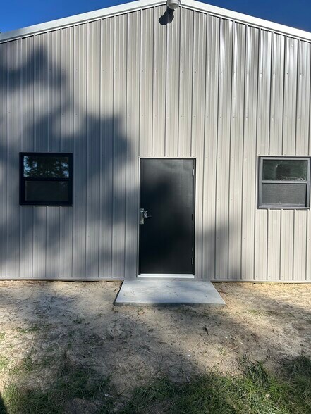 More Photos Of 441 Wildlife Rd, Lexington Flex For Lease